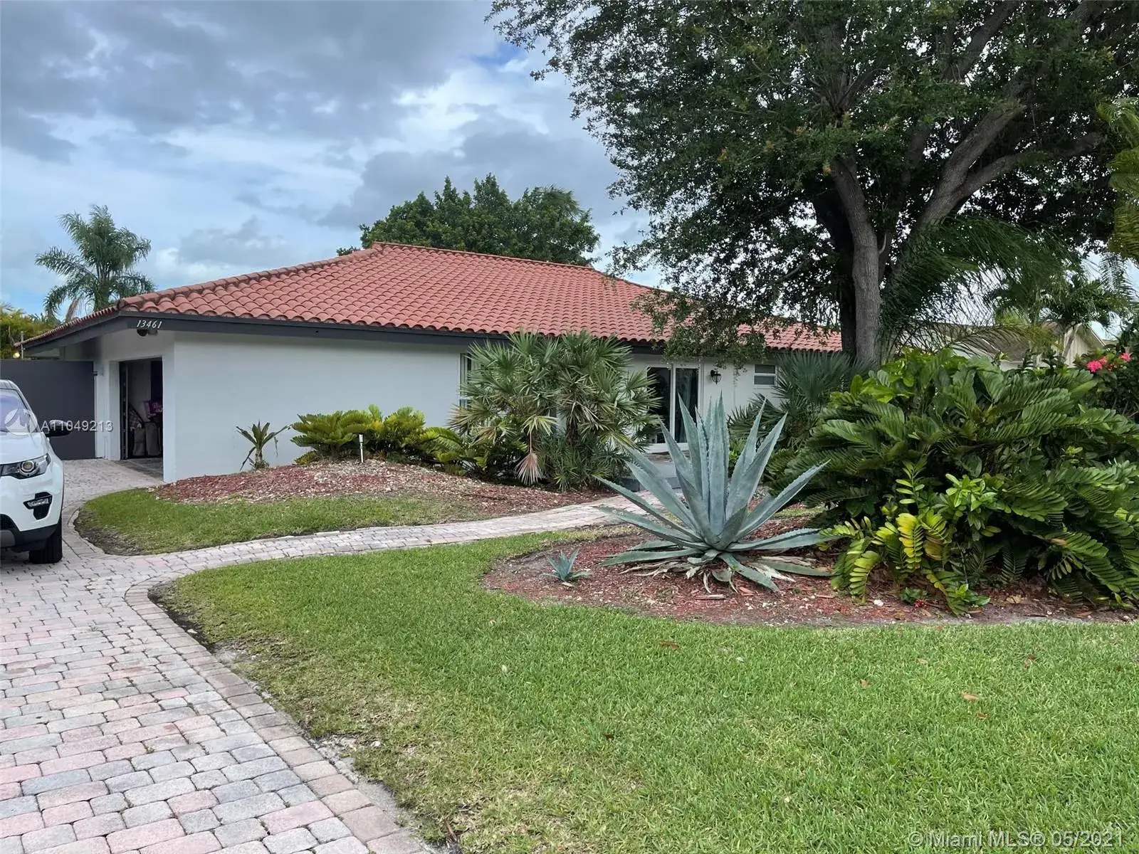 4 bedroom 3 bath Residential Lease for rent at 13461 SW 98th Pl # 1, Miami FL 33176