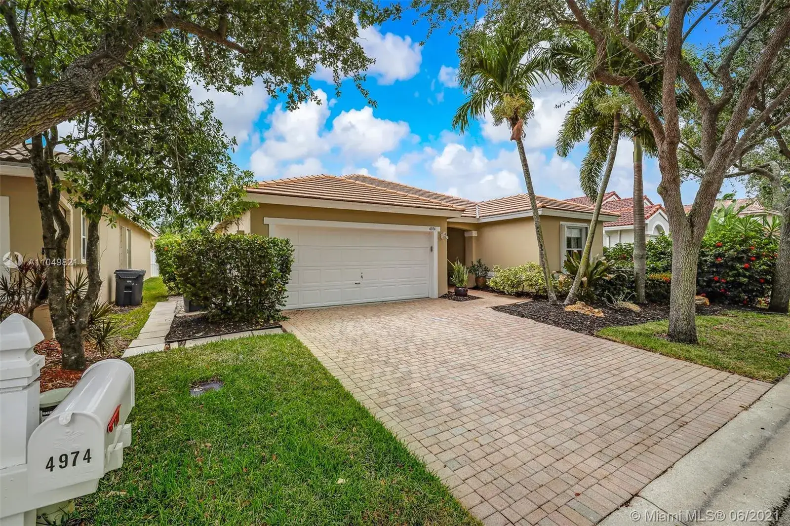3 bedroom 2 bath Residential for sale at 4974 SW 34th Ter, Hollywood FL 33312