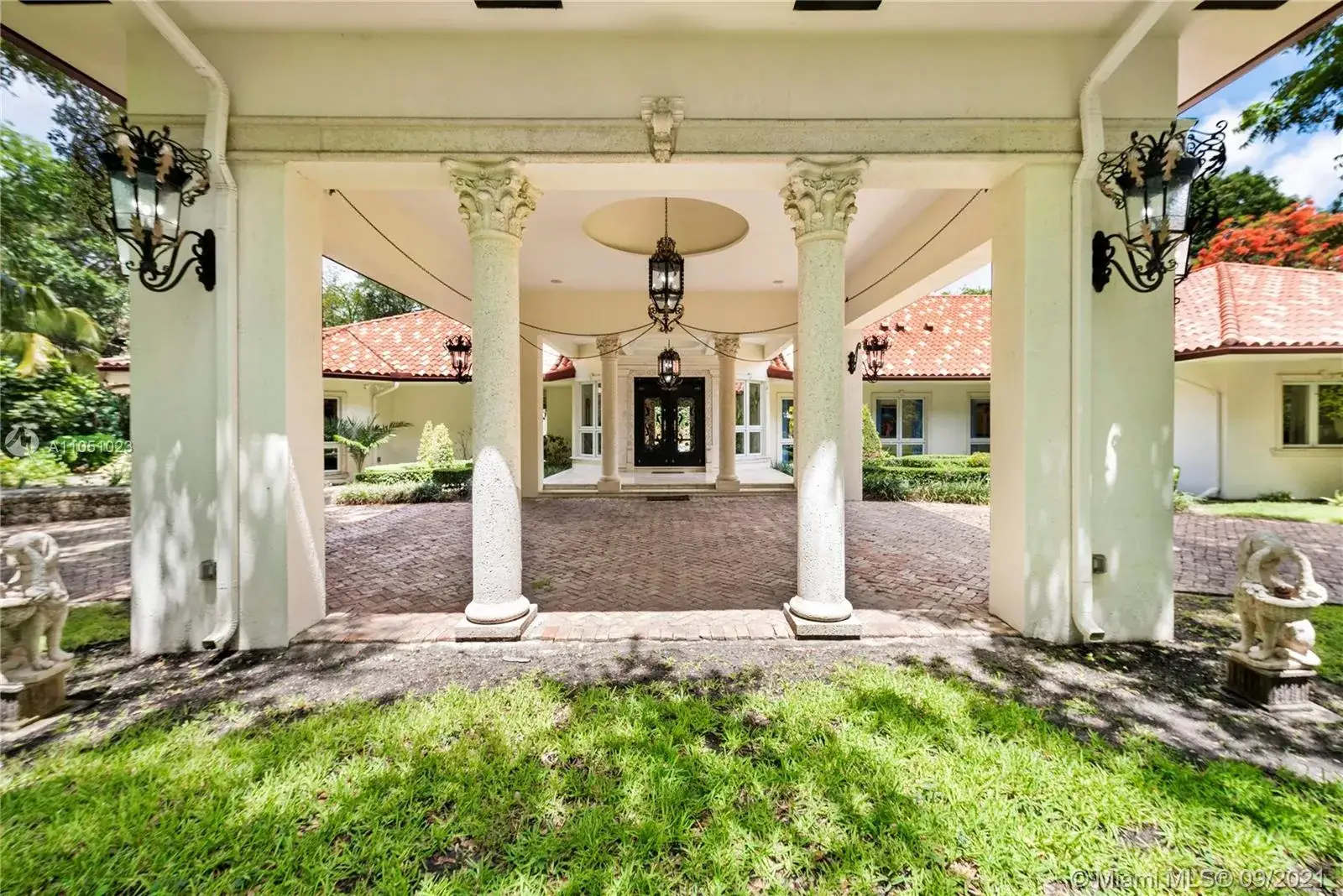 6 bedroom 6 bath Residential for sale at 9400 Old Cutler Rd, Coral Gables FL 33156