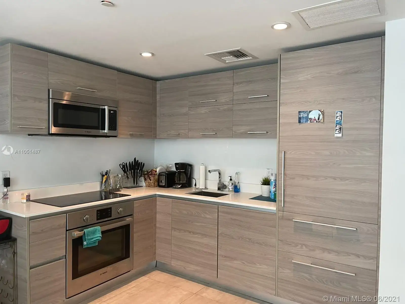 1 bedroom 1 bath Residential for sale at 1300 S Miami Ave # 3807, Miami FL 33130