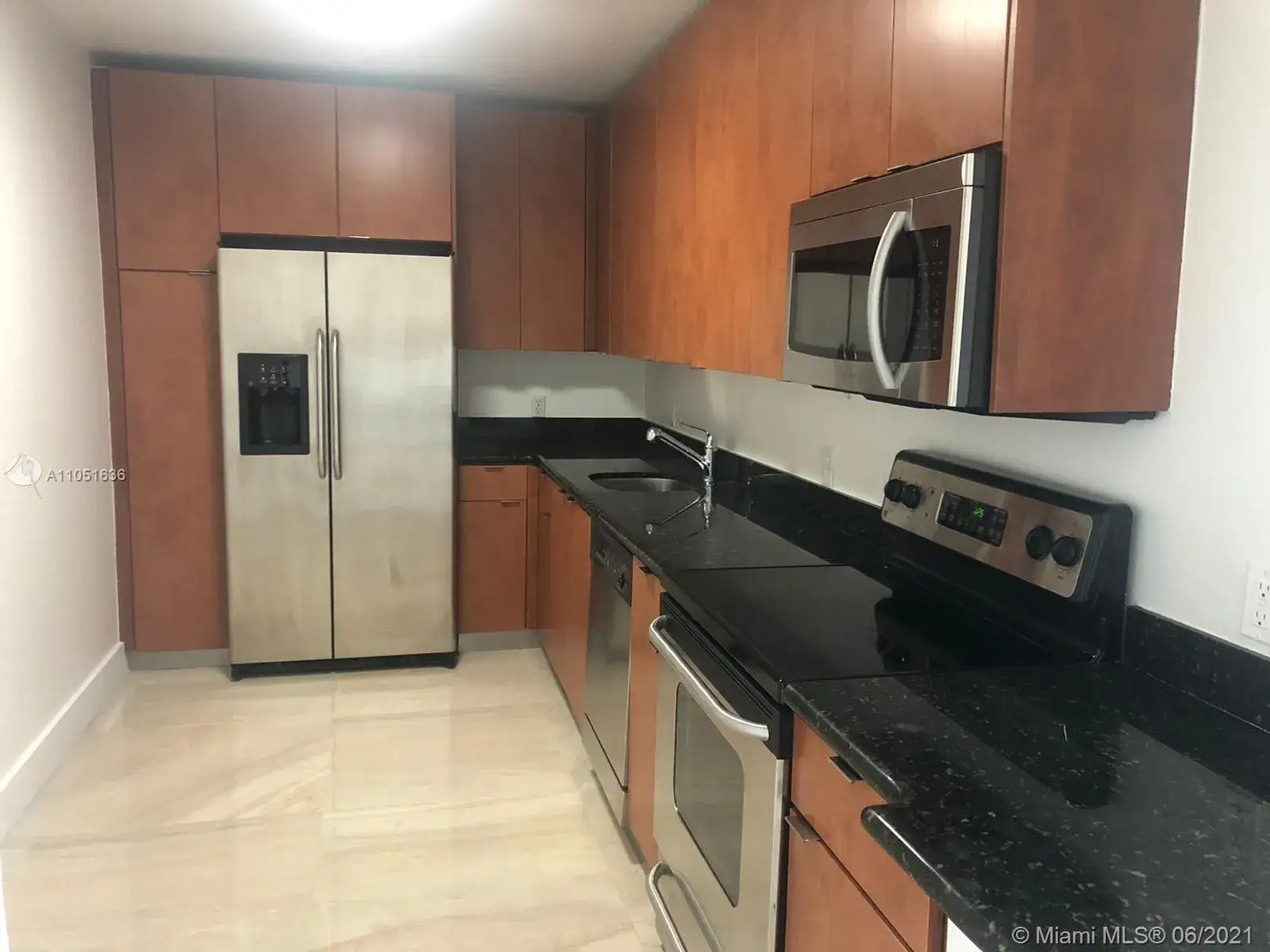 1 bedroom 1 bath Residential Lease for rent at 401 69th St # 711, Miami Beach FL 33141