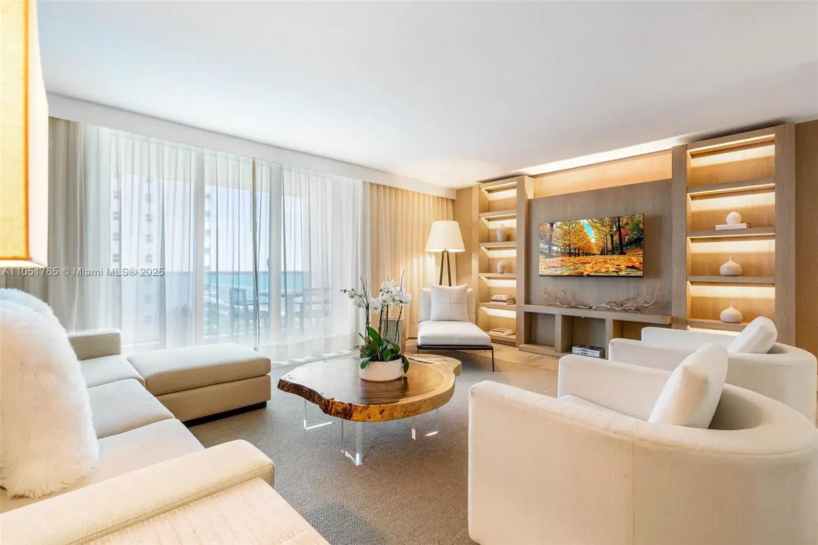 2 bedroom 2 bath Residential Lease for rent at 102 24th St # 1115, Miami Beach FL 33139