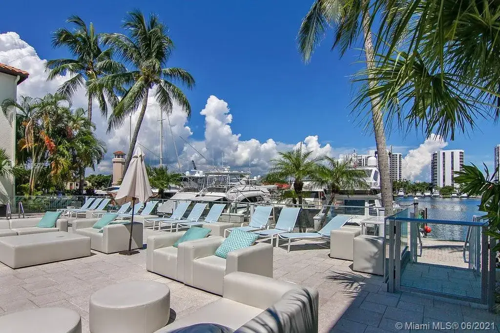 2 bedroom 2 bath Residential Lease for rent at 3605 NE 207th St # 3100, Aventura FL 33180