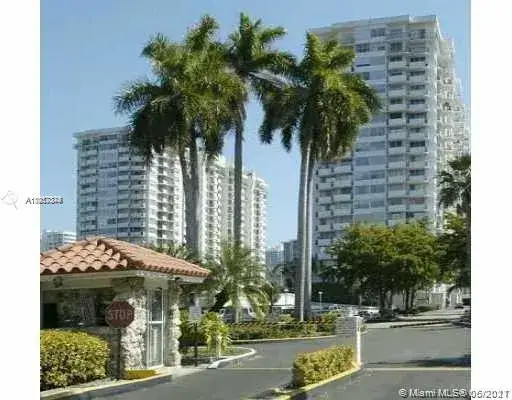 1 bedroom 1 bath Residential Lease for rent at 18011 Biscayne Blvd # 803, Aventura FL 33160