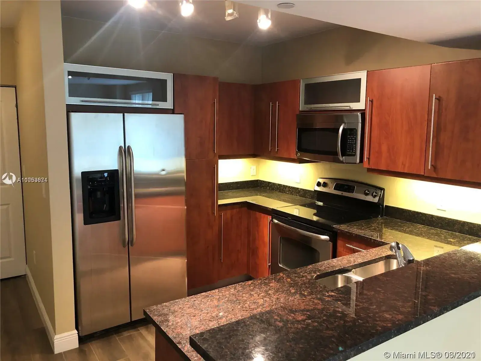 3 bedroom 2 bath Residential for sale at 7350 SW 89th St # 706S, Miami FL 33156