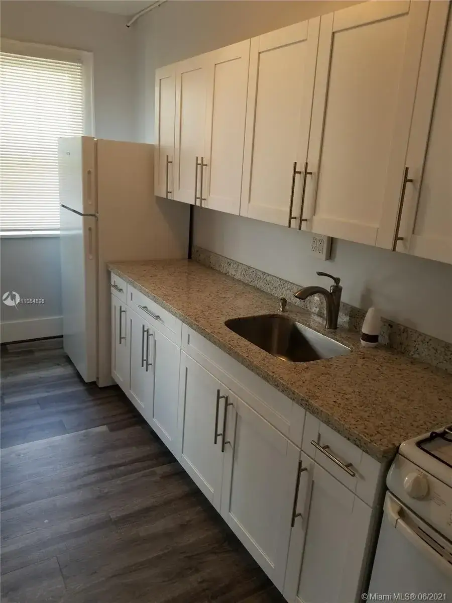 1 bedroom 1 bath Residential Lease for rent at 1521 SE 2nd Ct # 6, Fort Lauderdale FL 33301
