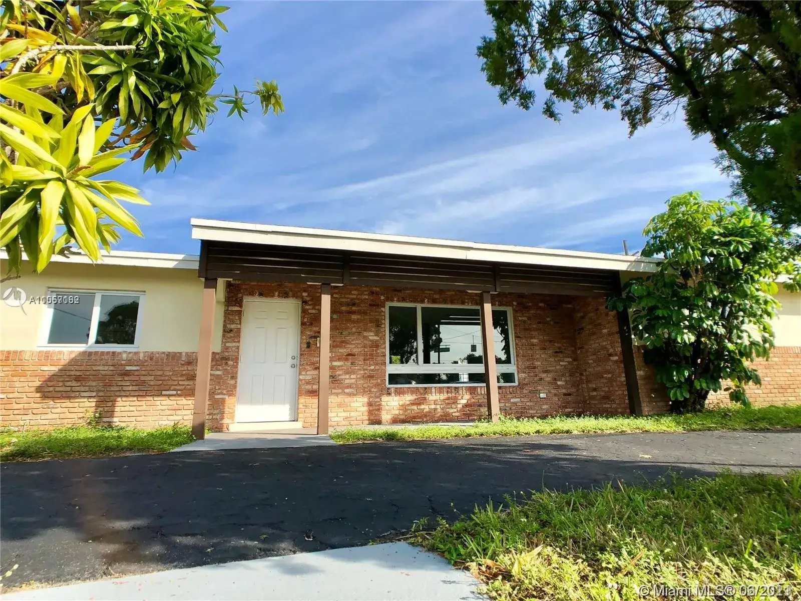 4 bedroom 2 bath Residential for sale at 2900 NW 9th Ave, Wilton Manors FL 33311