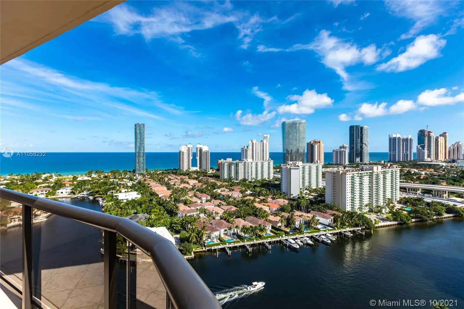2 bedroom 2 bath Residential for sale at 19667 Turnberry Way # 26B, Aventura FL 33180