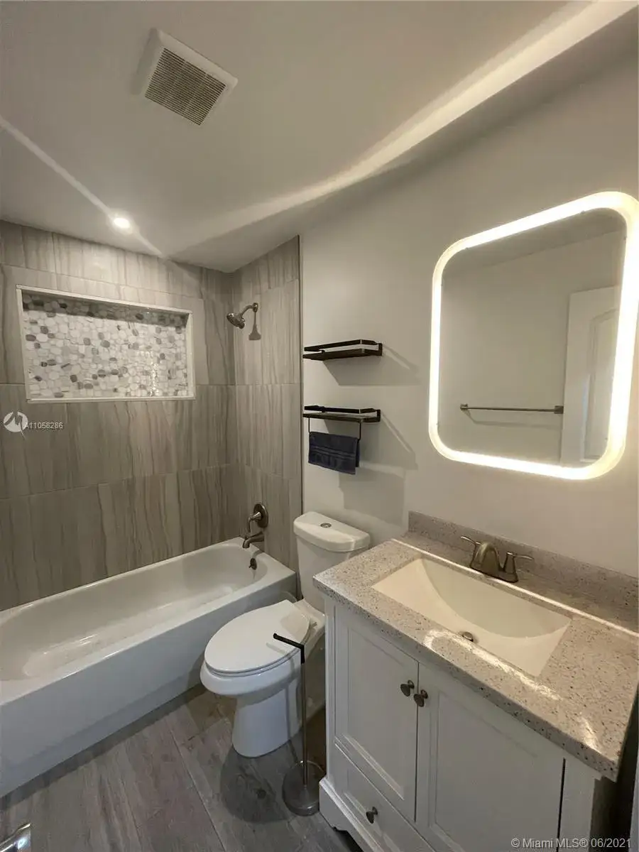 1 bath Residential Lease for rent at 170 NE 60th St, Oakland Park FL 33334