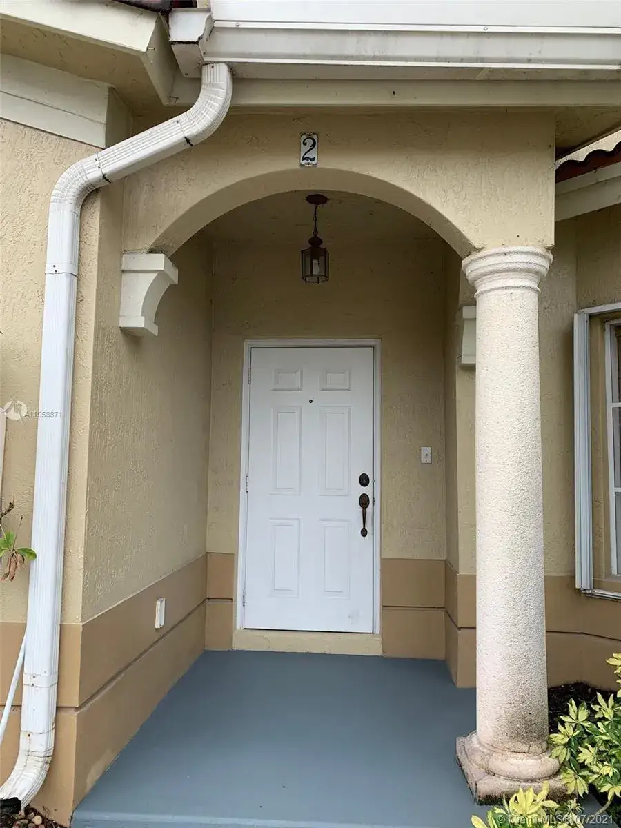 2 bedroom 2 bath Residential for sale at 10764 NW 84th St # 25, Doral FL 33178