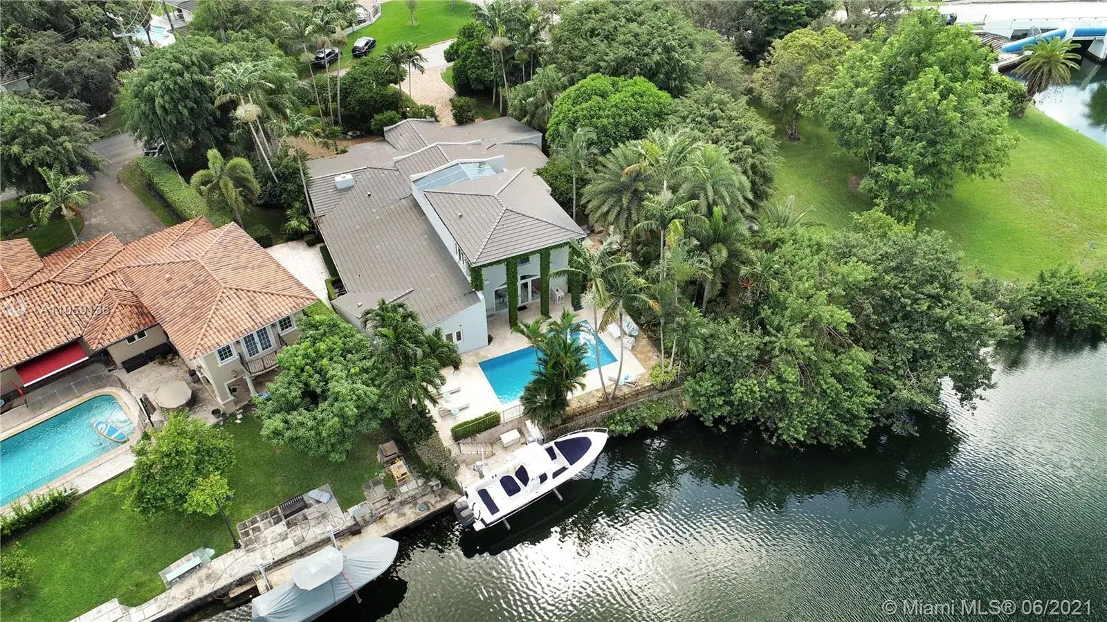 5 bedroom 5 bath Residential for sale at 755 Blue Rd, Coral Gables FL 33146