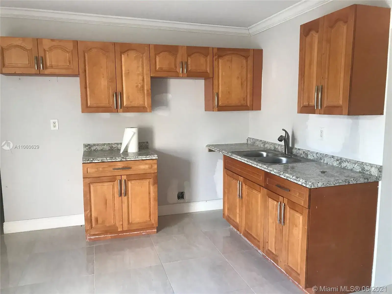3 bedroom 1 bath Residential Lease for rent at 5170 SW 7Th St, Miami FL 33134