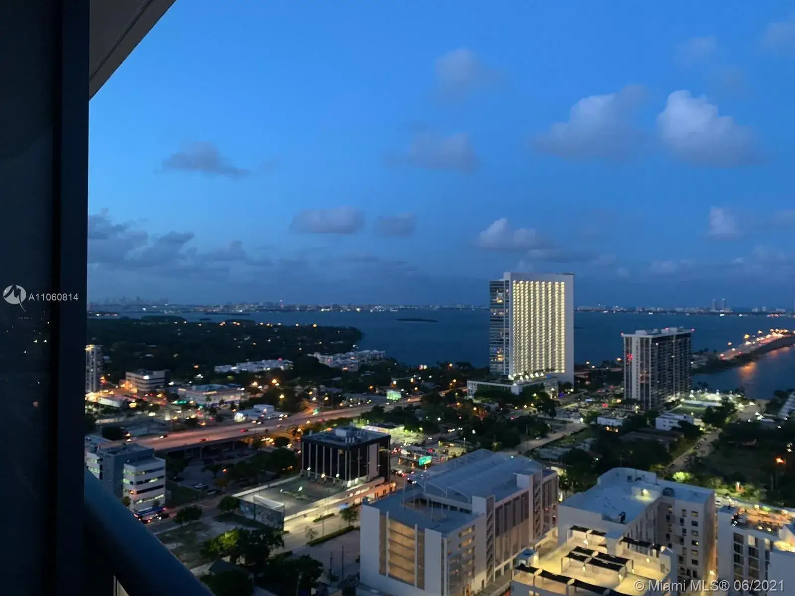 1 bedroom 1 bath Residential for sale at 121 NE 34th St # 2805, Miami FL 33137