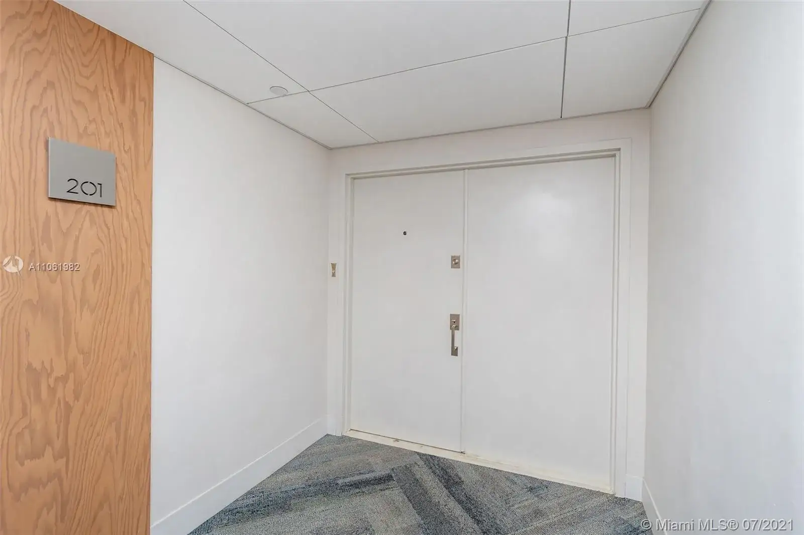 3 bedroom 2 bath Residential for sale at 199 Ocean Lane Dr # 201, Key Biscayne FL 33149