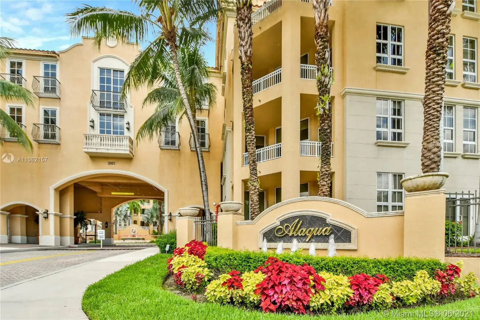 2 bedroom 2 bath Residential for sale at 3001 NE 185th St # 121, Aventura FL 33180