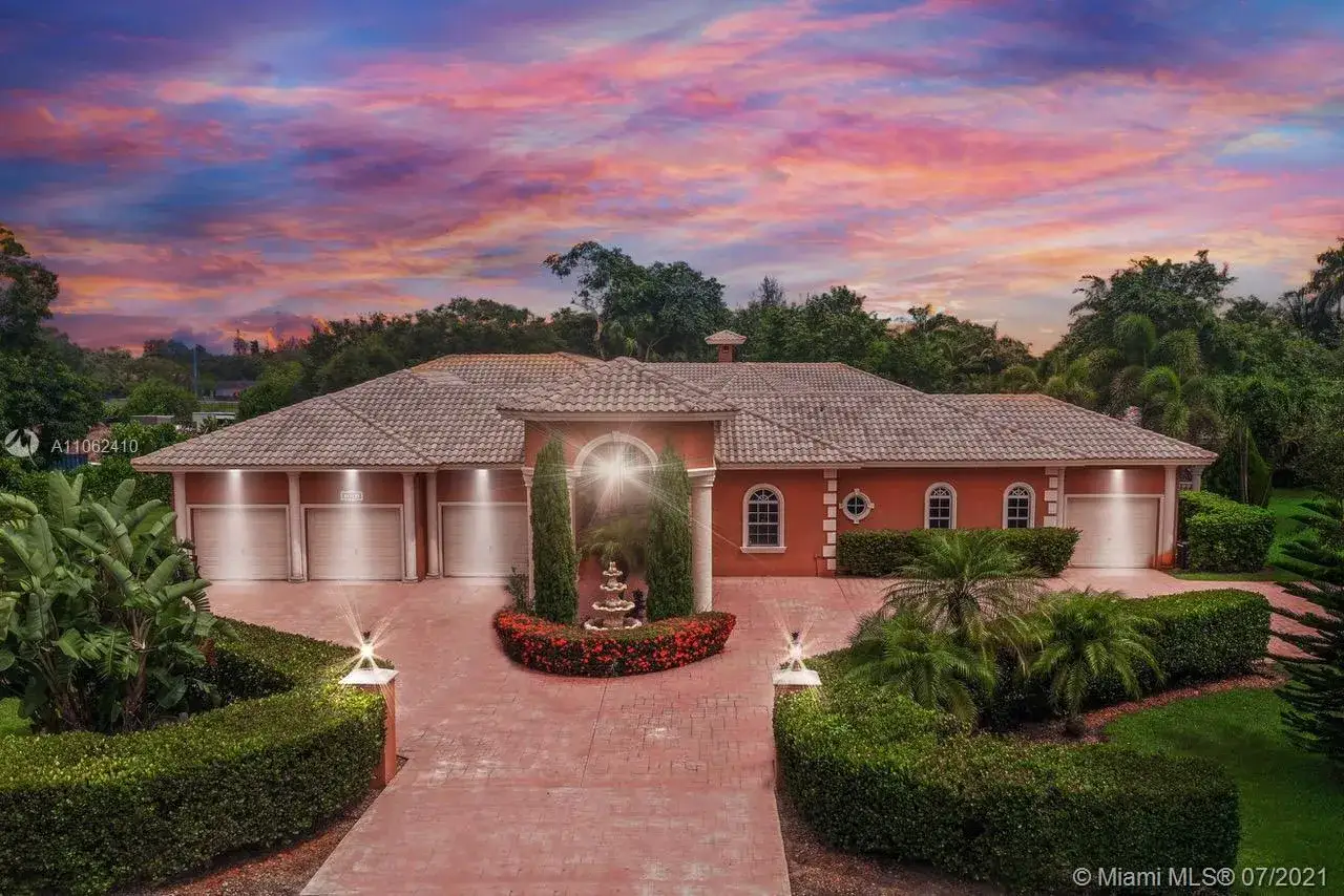 9 bedroom 7 bath Residential for sale at 13751 Pine Meadow Ct, Davie FL 33325