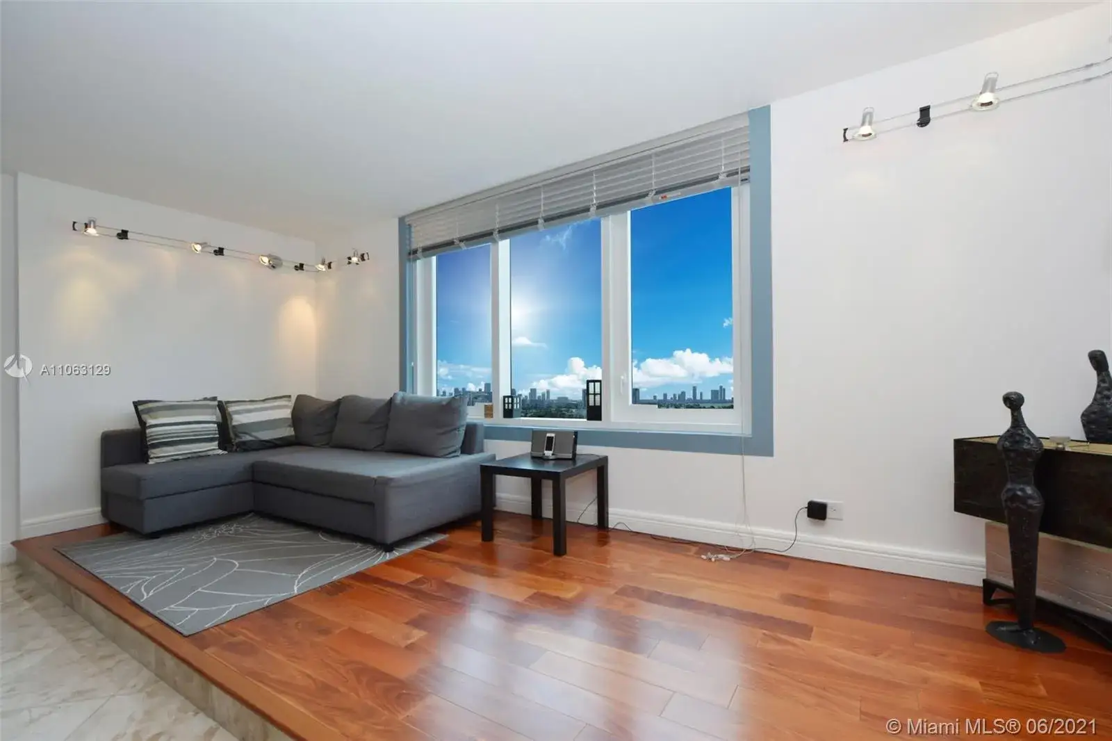 1 bedroom 1 bath Residential for sale at 2301 Collins Ave # 731, Miami Beach FL 33139