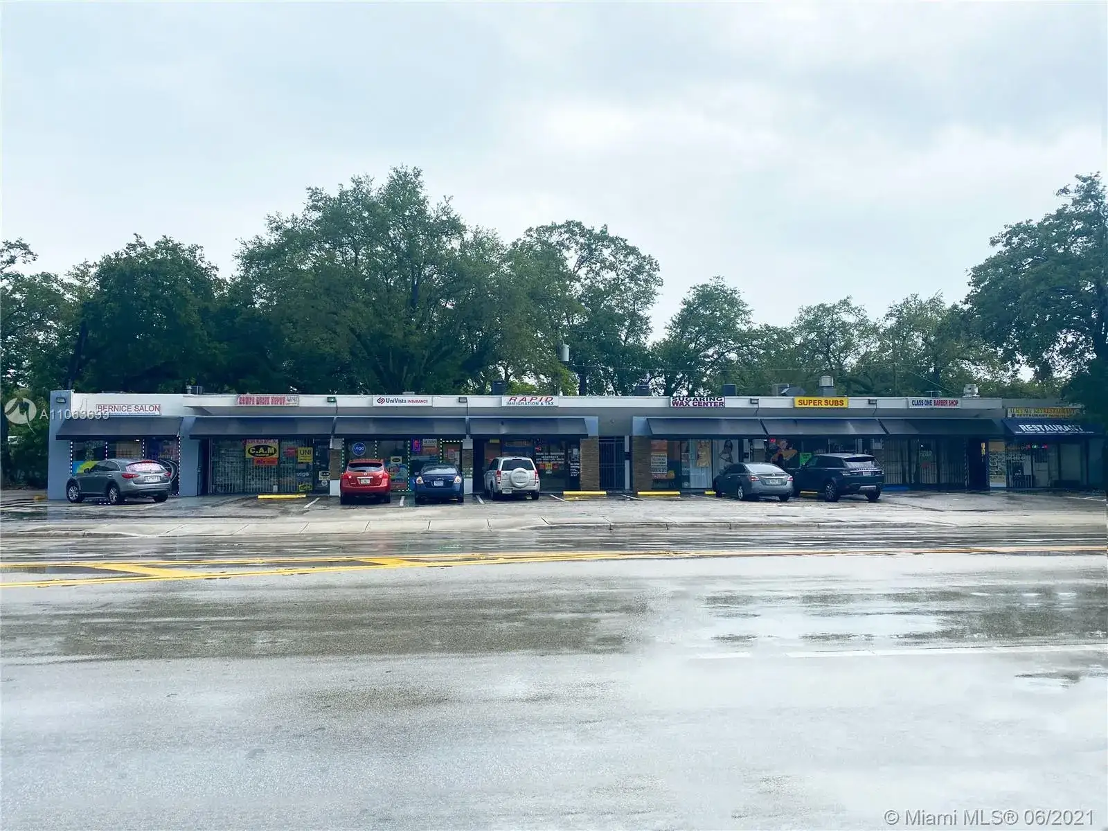 Commercial Sale for sale at 13033 W Dixie Hwy, North Miami FL 33161