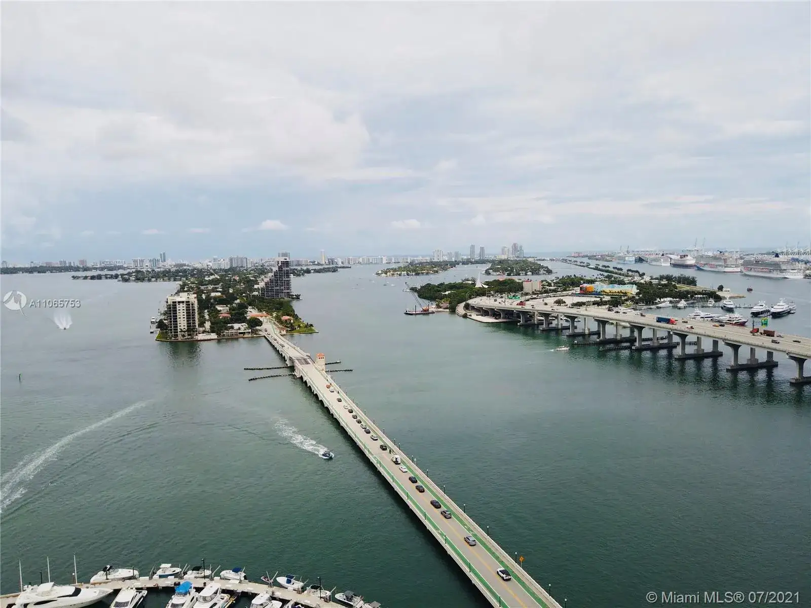 2 bedroom 2 bath Residential Lease for rent at 555 NE 15th St # 31C, Miami FL 33132