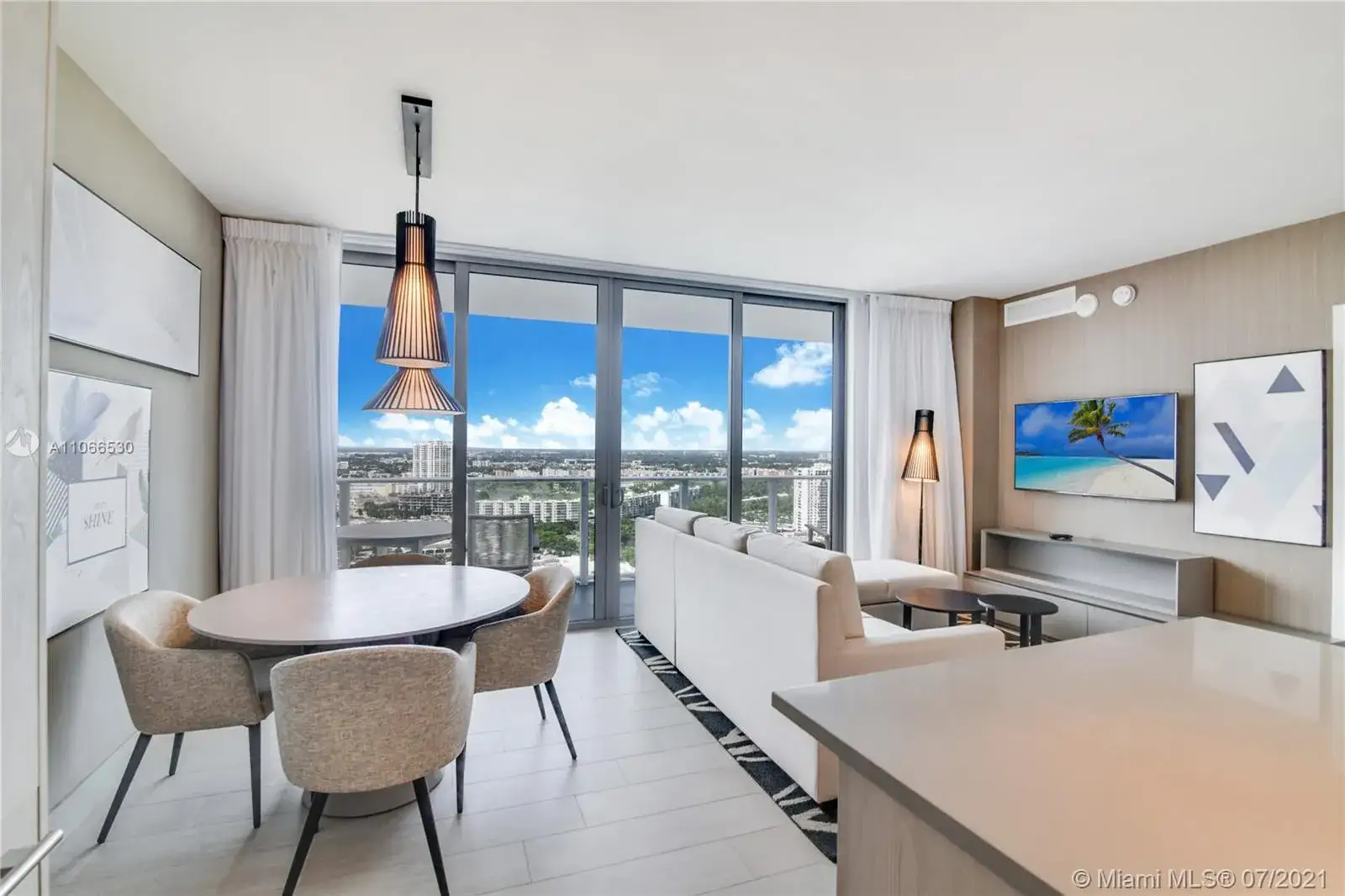 1 bedroom 1 bath Residential Lease for rent at 4010 S Ocean Dr # R1406, Hollywood FL 33019