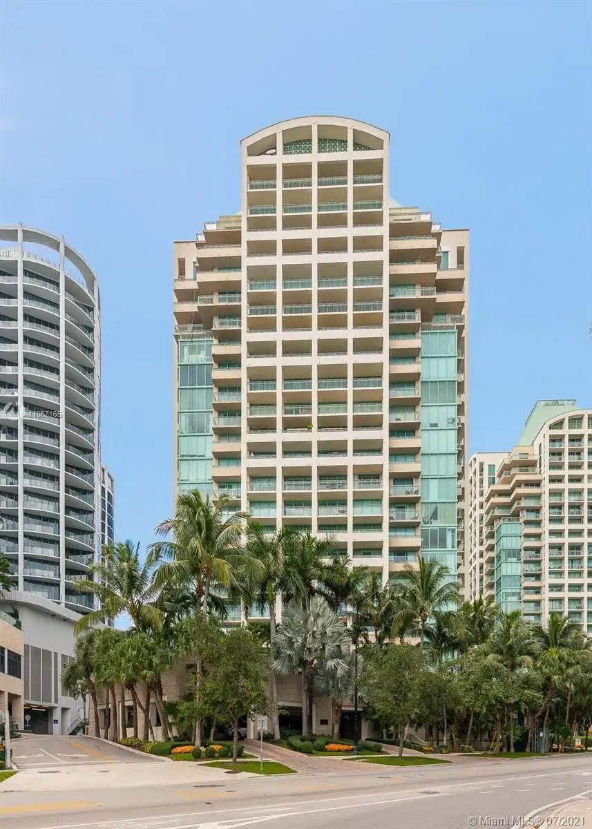2 bedroom 2 bath Residential for sale at 3400 SW 27th Ave # 401, Miami FL 33133