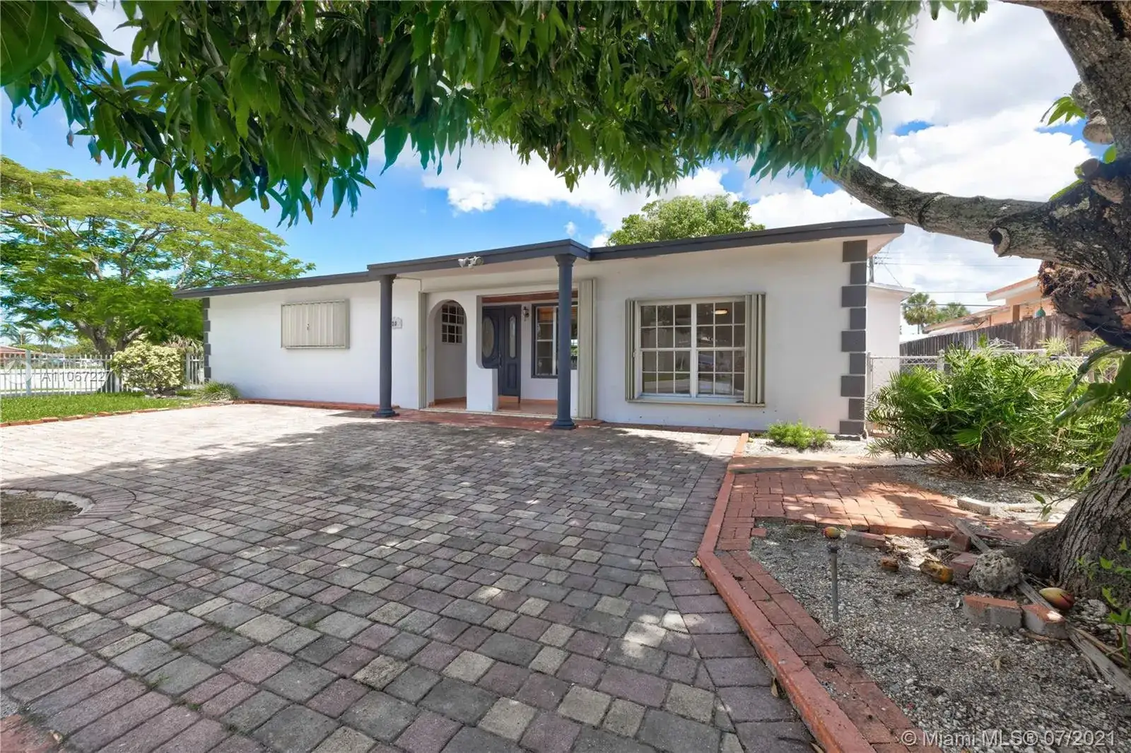 6 bedroom 4 bath Residential for sale at 410 W 30th Pl, Hialeah FL 33012