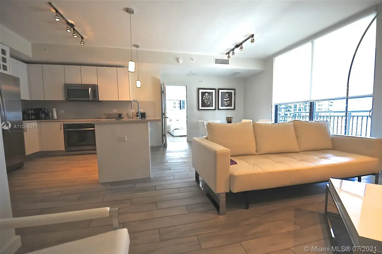 2 bedroom 2 bath Residential for sale at 999 SW 1st Ave # 2802, Miami FL 33130