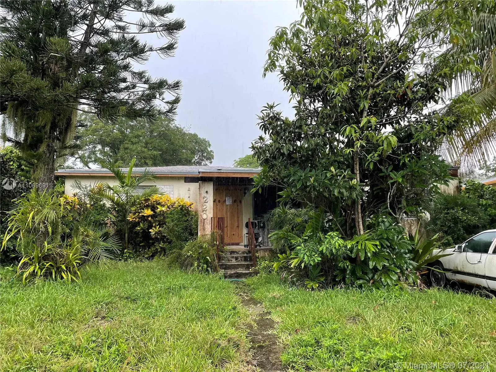 3 bedroom 2 bath Residential for sale at 220 NW 134th St, North Miami FL 33168