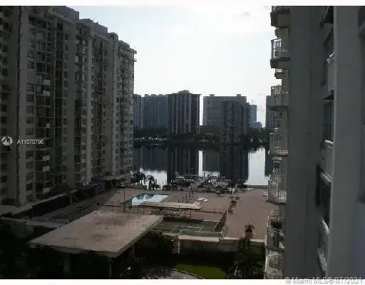 2 bedroom 2 bath Residential for sale at 18011 Biscayne Blvd # 902, Aventura FL 33160