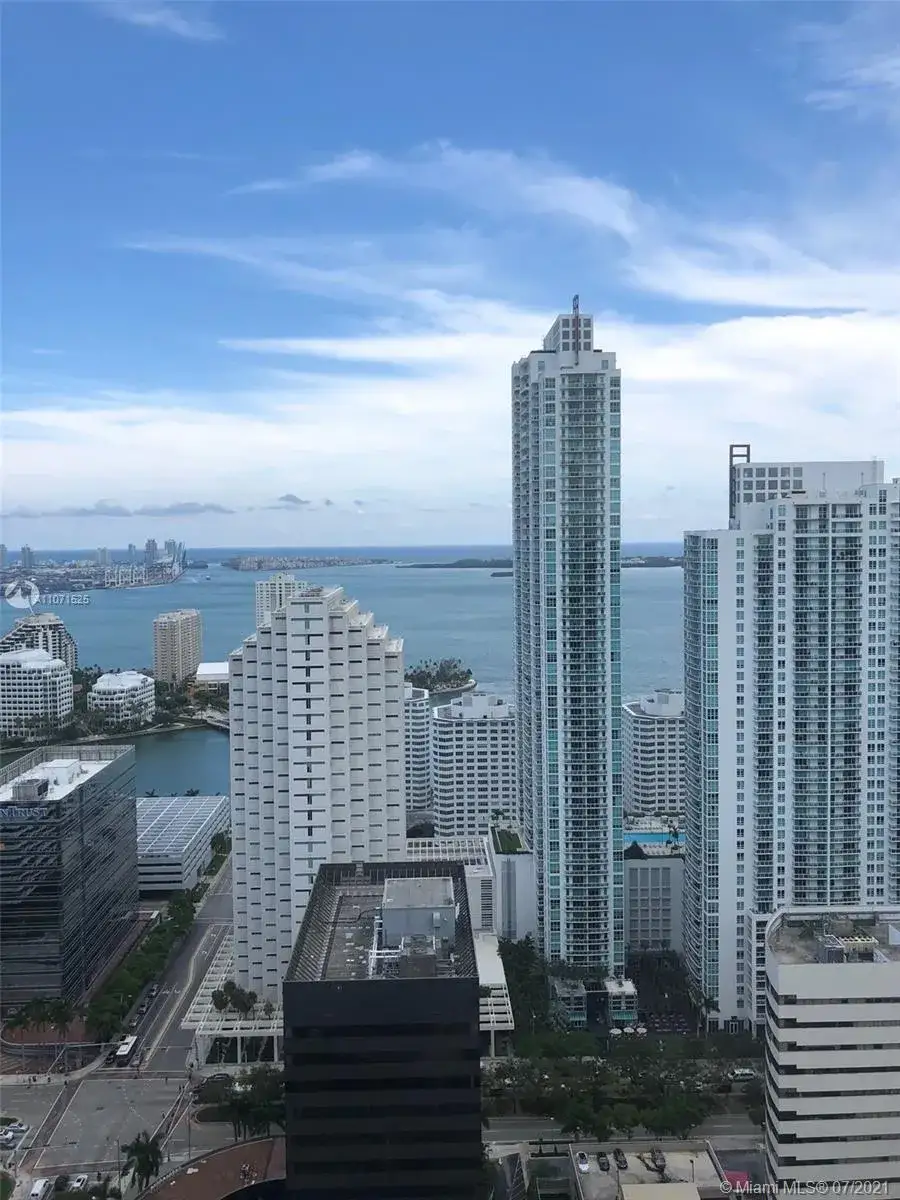 1 bedroom 2 bath Residential for sale at 801 S Miami Ave # 3903, Miami FL 33130