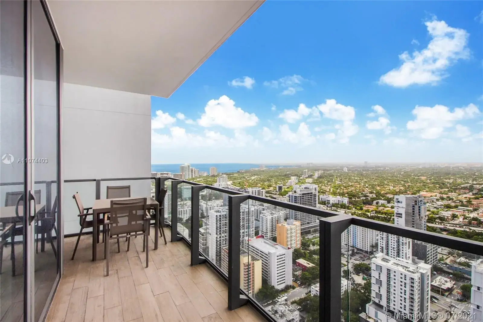 1 bedroom 1 bath Residential for sale at 88 SW 7th St # 3806, Miami FL 33130