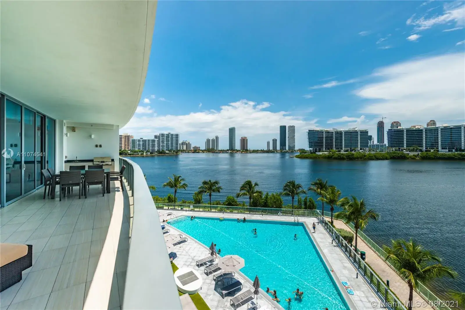 4 bedroom 5 bath Residential for sale at 3300 NE 188th St # 415, Aventura FL 33180
