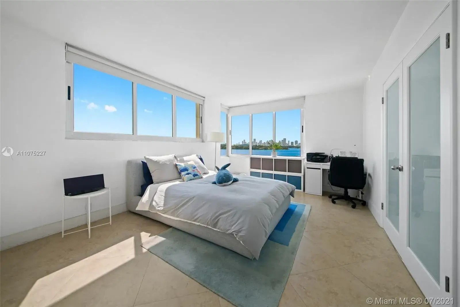 2 bedroom 2 bath Residential for sale at 1200 West Ave # 526, Miami Beach FL 33139