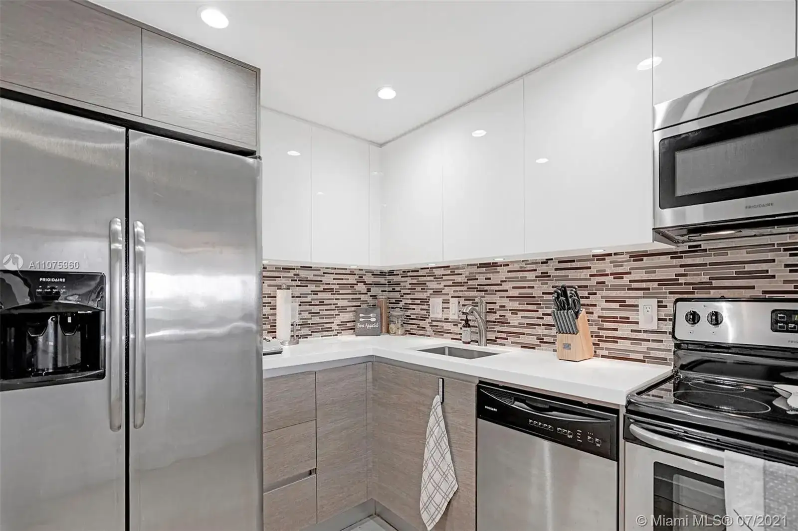 1 bedroom 1 bath Residential for sale at 13499 Biscayne Blvd # 503, North Miami FL 33181