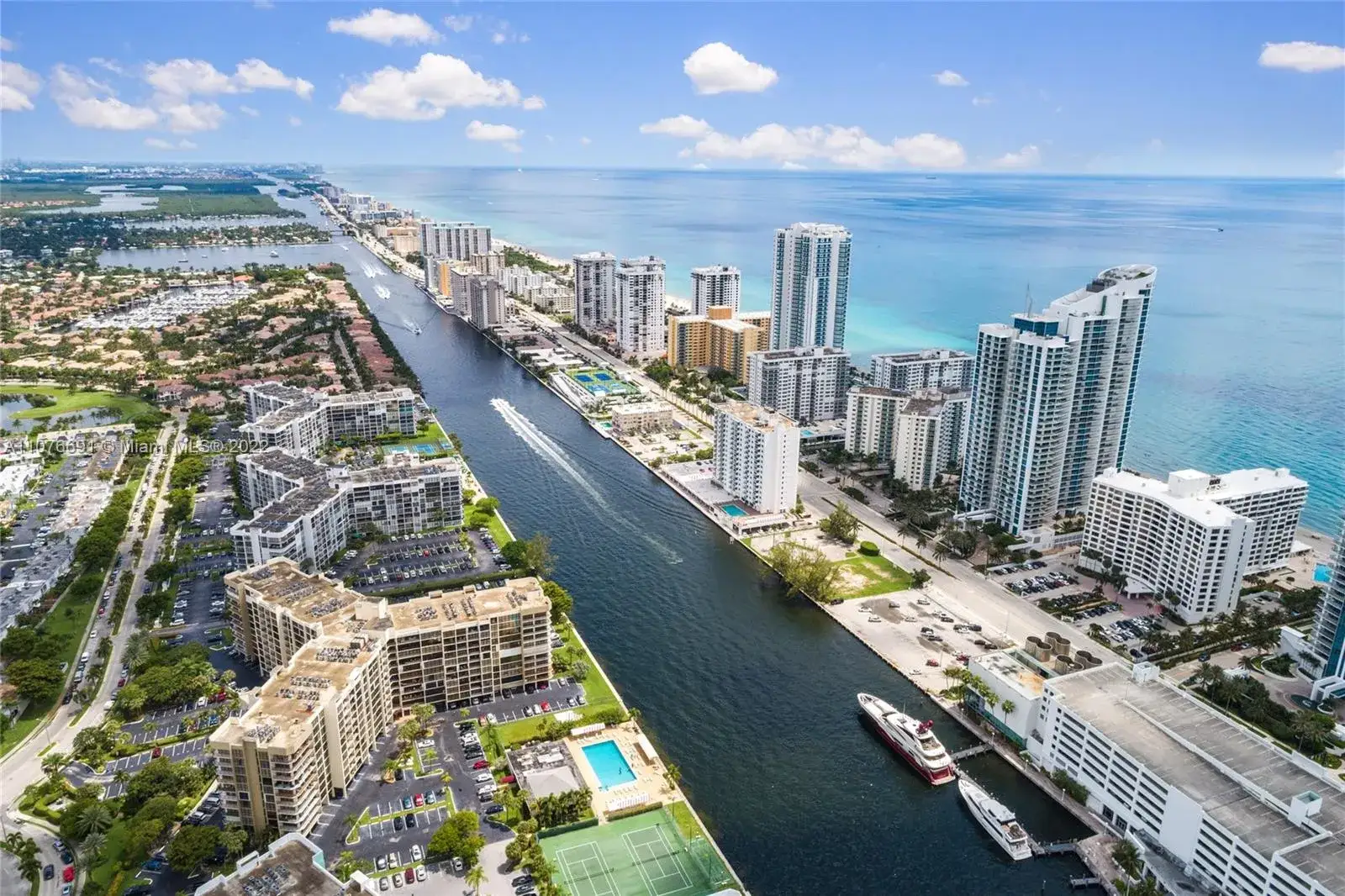 1 bedroom 1 bath Residential Lease for rent at 600 Parkview Dr # 426, Hallandale Beach FL 33009