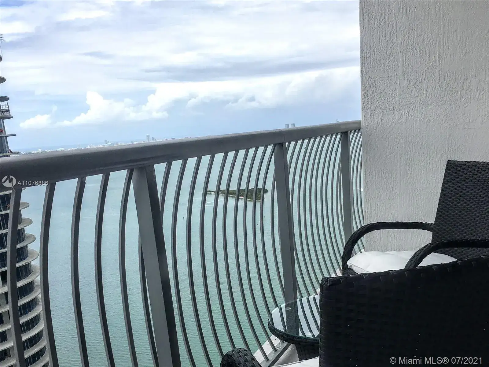 1 bedroom 1 bath Residential for sale at 1750 N Bayshore Dr # 5109, Miami FL 33132