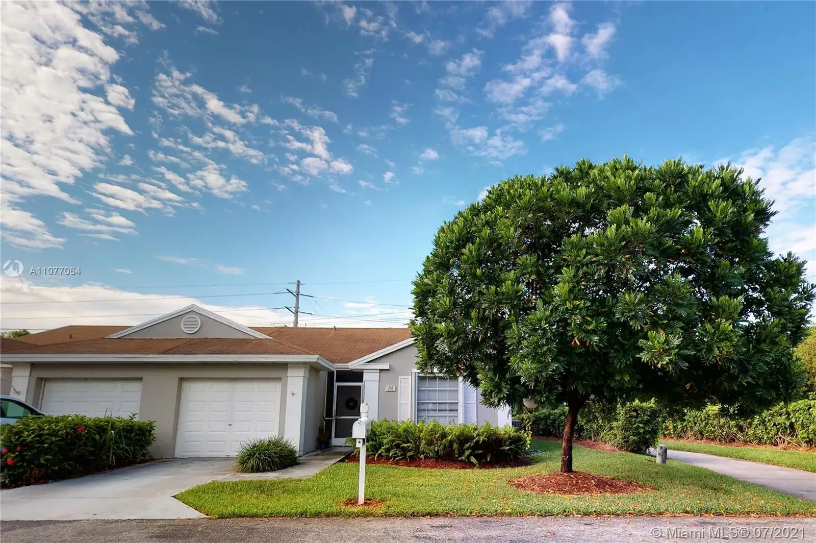 2 bedroom 2 bath Residential for sale at 795 SE 18th Ln, Homestead FL 33033
