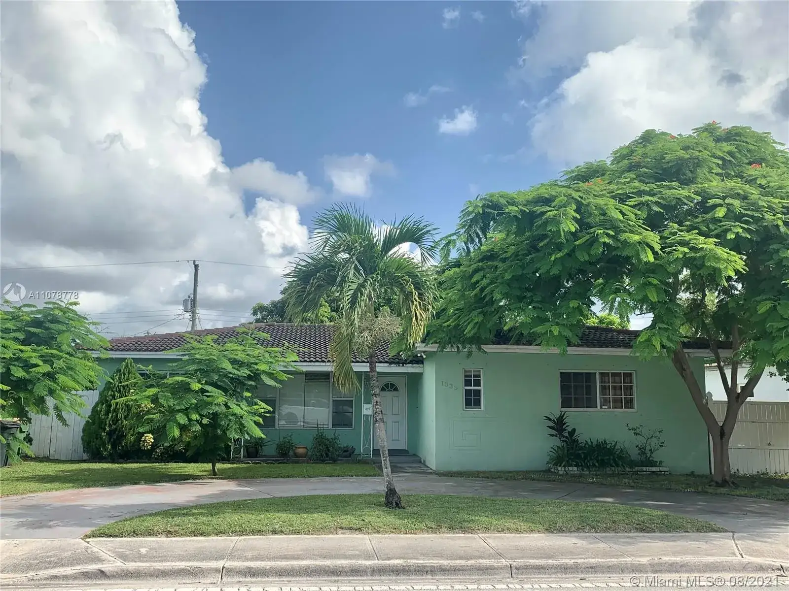 3 bedroom 2 bath Residential for sale at 1335 NE 135th St, North Miami FL 33161
