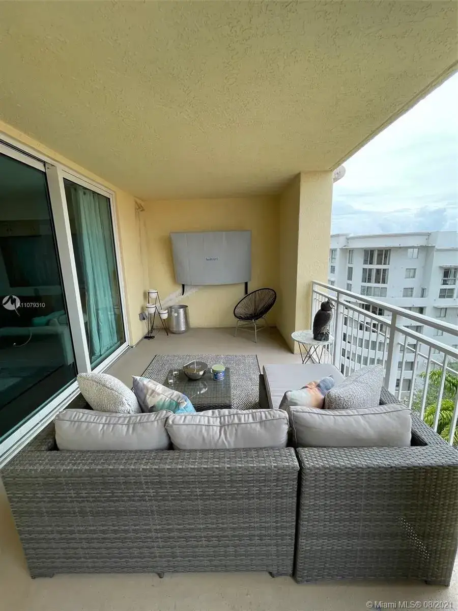 1 bedroom 1 bath Residential for sale at 7350 SW 89th St # 817S, Miami FL 33156