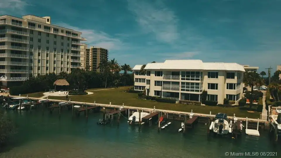 2 bedroom 2 bath Residential for sale at 325 Beach Rd # 301, Tequesta FL 33469