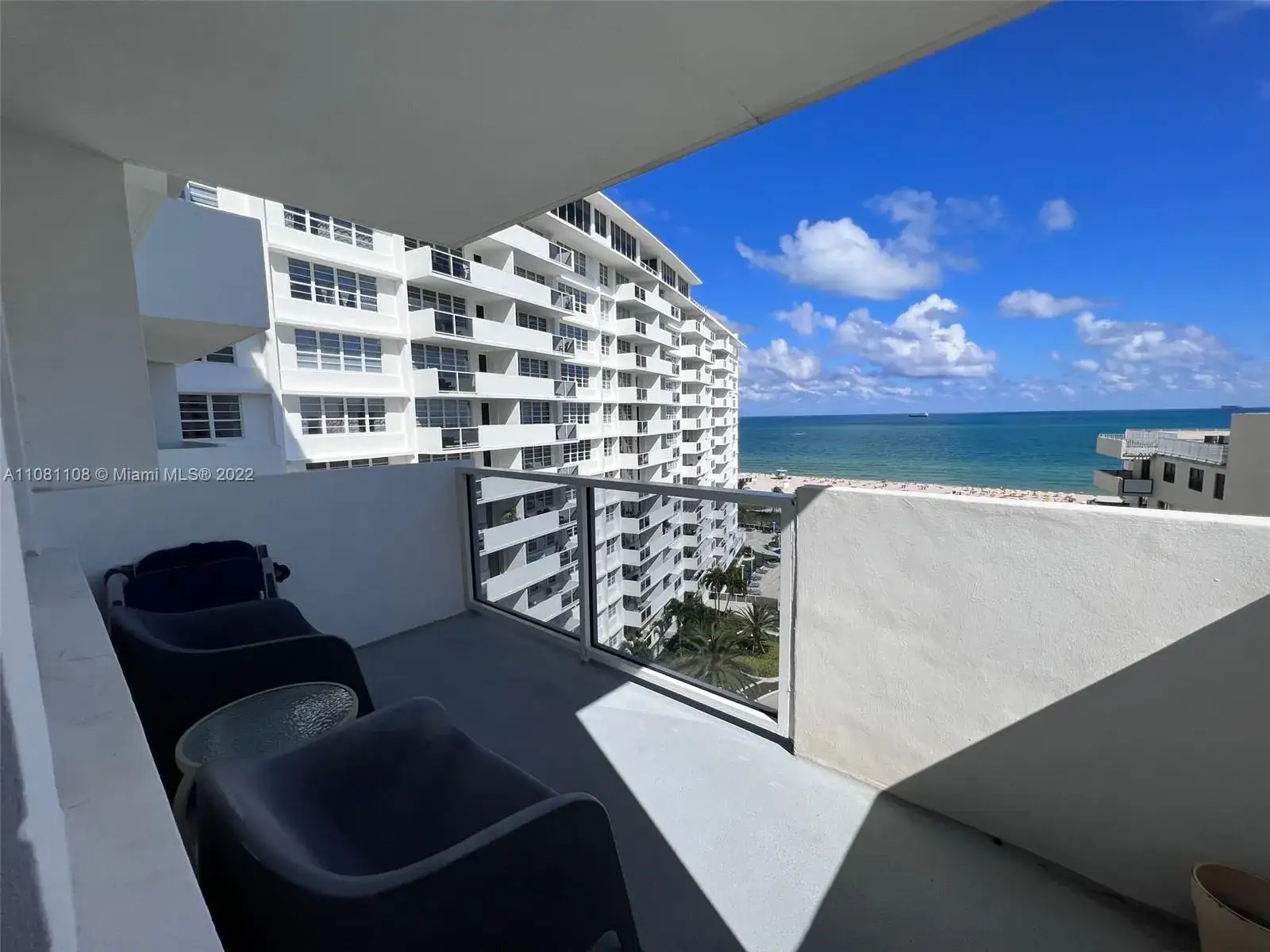 1 bedroom 1 bath Residential Lease for rent at 100 Lincoln Rd # 1121, Miami Beach FL 33139
