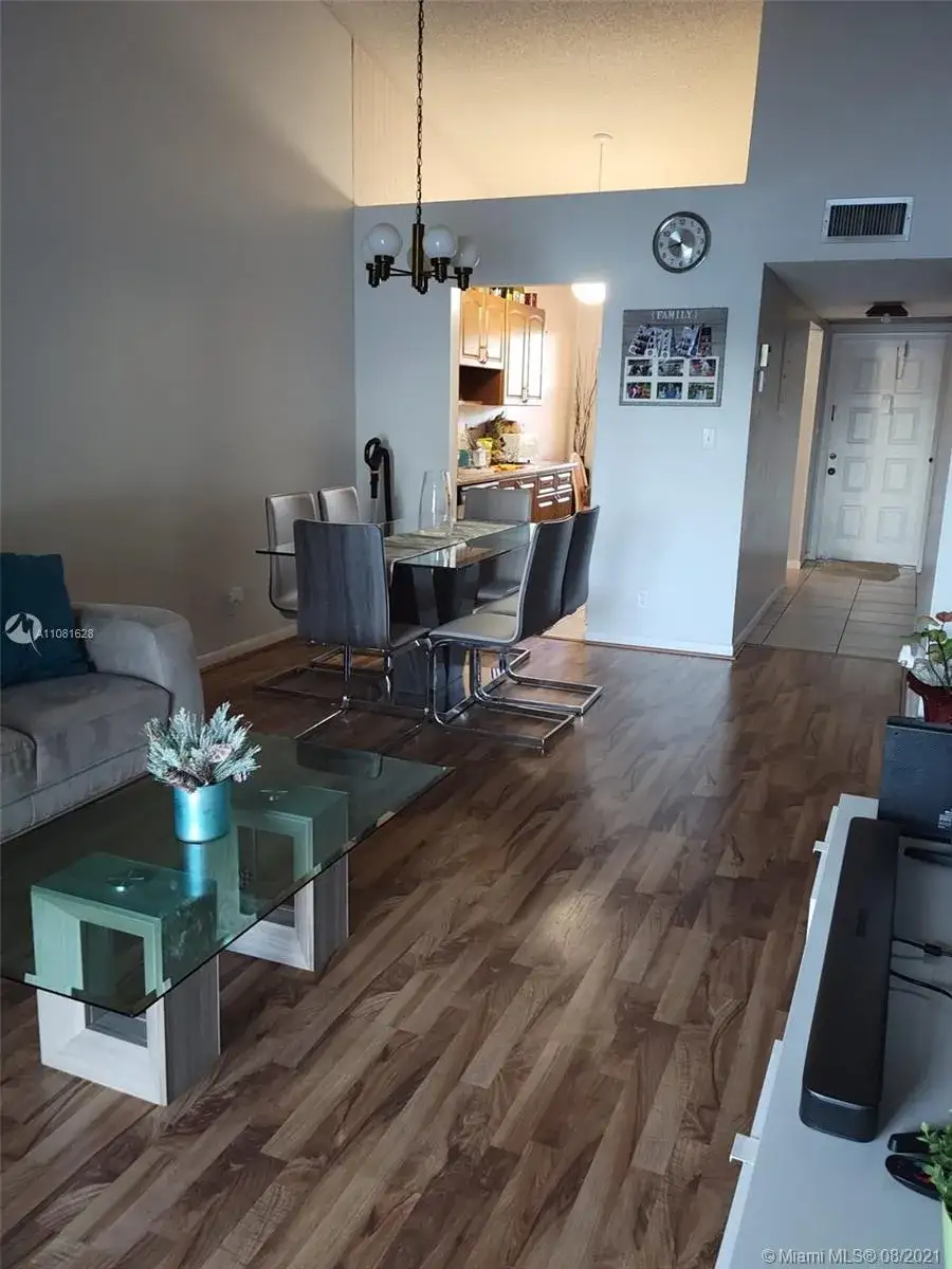 2 bedroom 2 bath Residential for sale at 9848 Nob Hill CT # 9848, Sunrise FL 33351