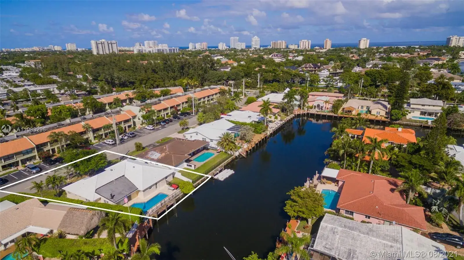 5 bedroom 4 bath Residential Lease for rent at 2810 NE 60th St, Fort Lauderdale FL 33308