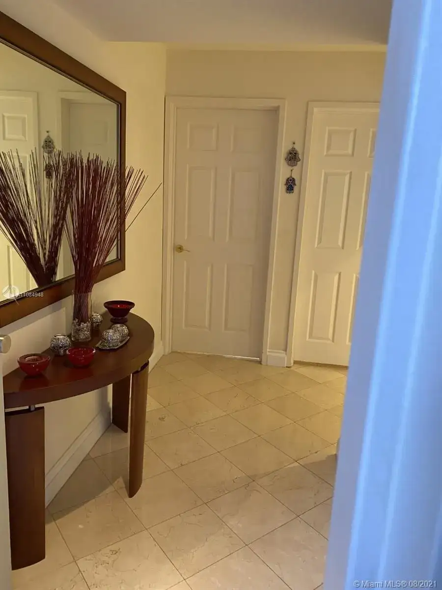 3 bedroom 2 bath Residential for sale at 1627 Brickell Ave # 2005, Miami FL 33129