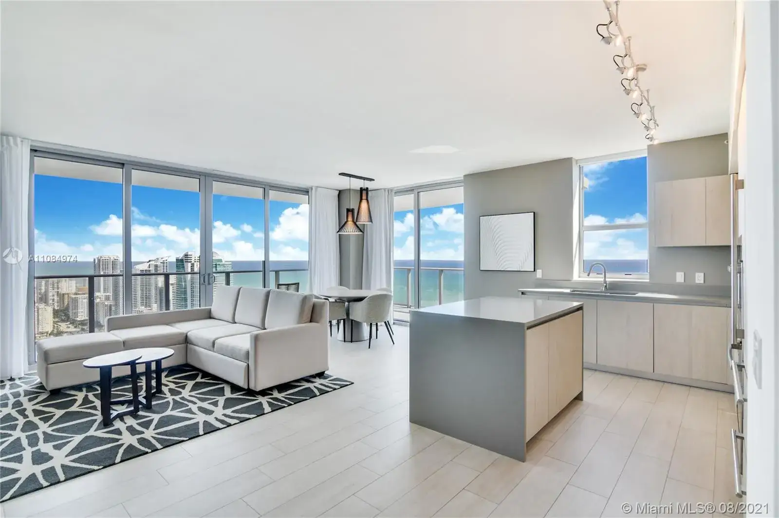 2 bedroom 2 bath Residential for sale at 4010 S Ocean Dr # R2501, Hollywood FL 33019