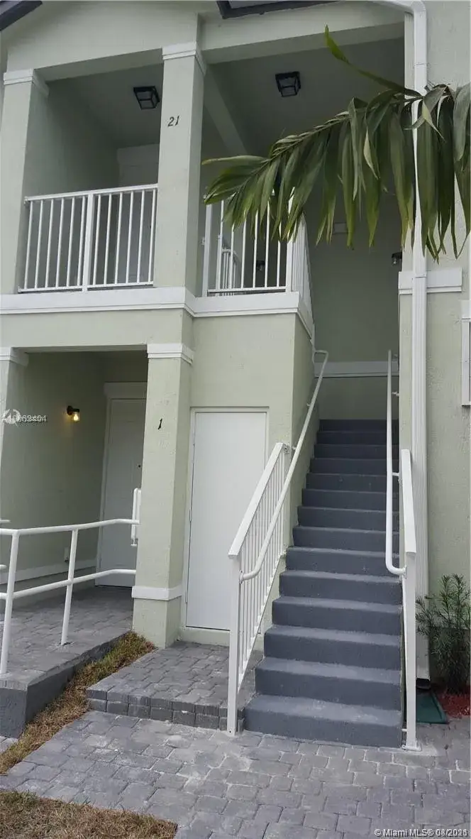 3 bedroom 2 bath Residential Lease for rent at 133 SE 28th Ter # 21, Homestead FL 33033