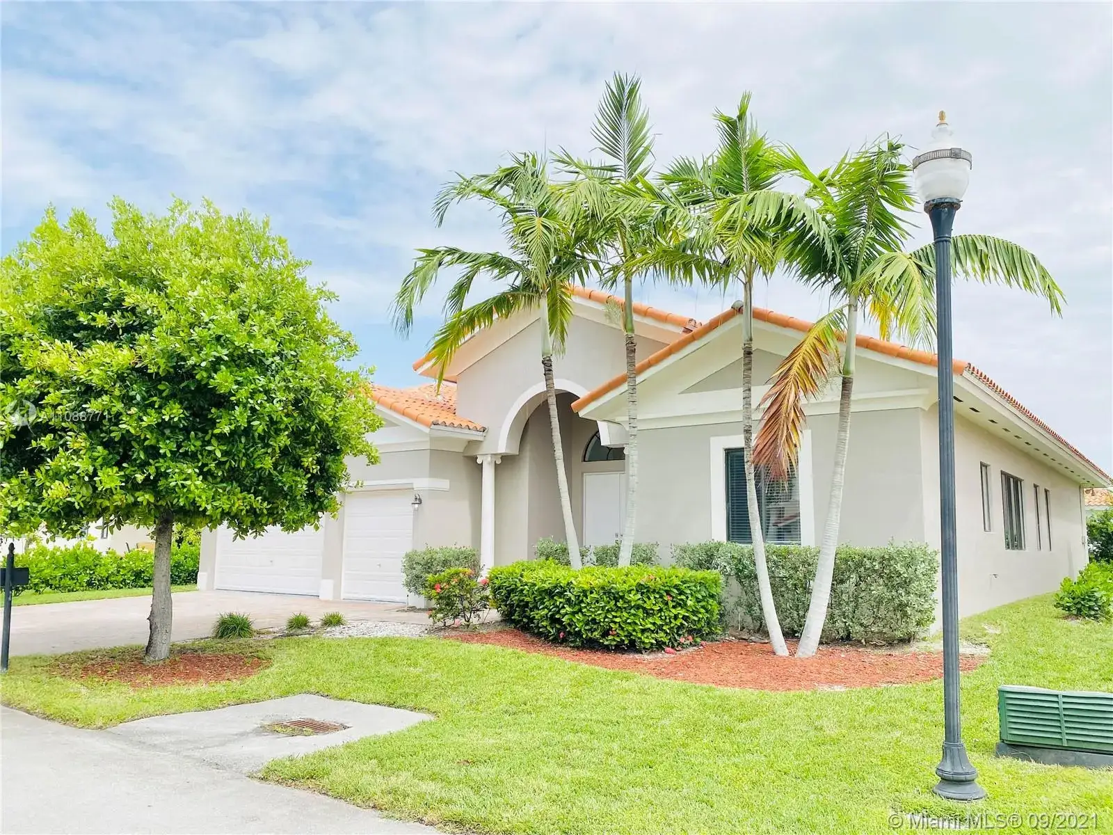 4 bedroom 4 bath Residential Lease for rent at 7871 SW 195th Ter, Cutler Bay FL 33157