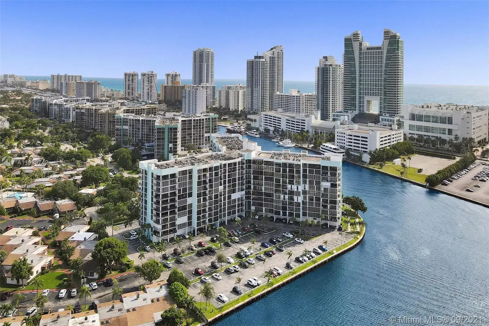 2 bedroom 2 bath Residential for sale at 200 Leslie Dr # 524, Hallandale Beach FL 33009