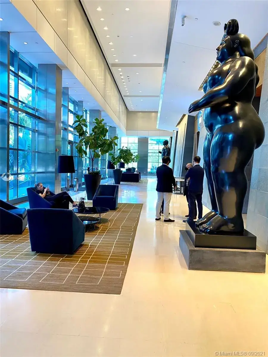 2 bedroom 2 bath Residential Lease for rent at 1435 Brickell Ave # 3612, Miami FL 33131