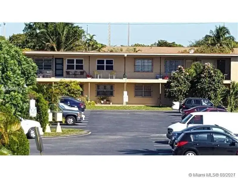 2 bedroom 1 bath Residential for sale at 375 E 4th Ave # 4, Hialeah FL 33010